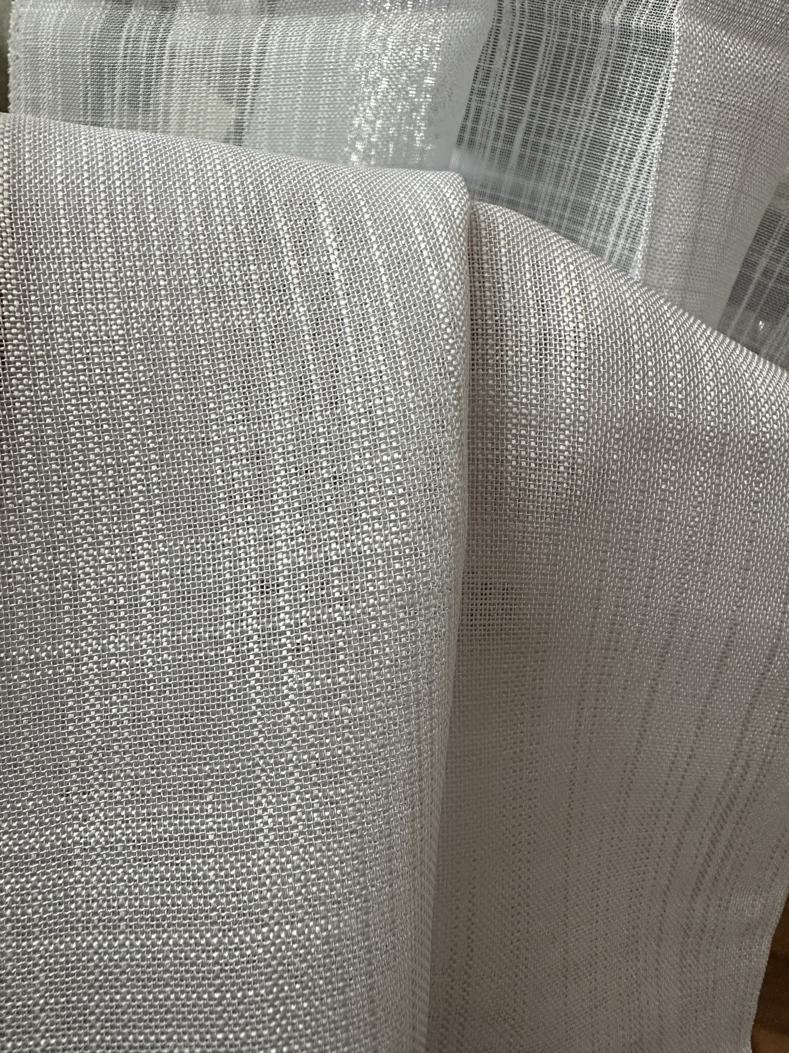 Ptextil - Тънко мрежесто перде Сантаса в бежов цвят, с перделък Тънко мрежесто перде Сантаса в бежов цвят, с перделък - Image 2