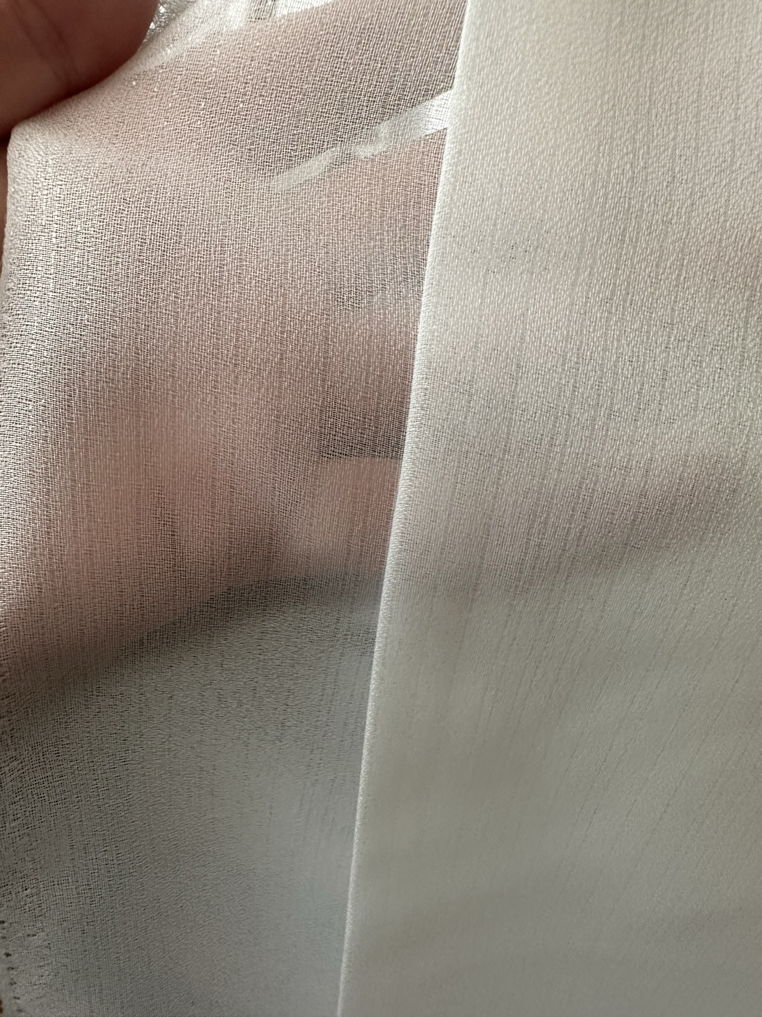 Ptextil - Тънко фино тюлено перде в сив цвят с фини сребристи нишки Тънко фино тюлено перде в сив цвят с фини сребристи нишки - Image 4