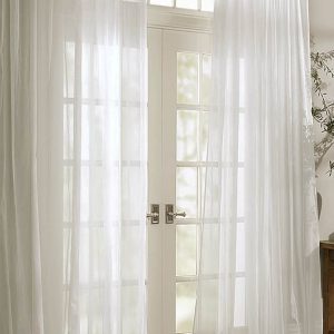 Тънко фино тюлено перде в цвят екрю с фини сребристи нишки