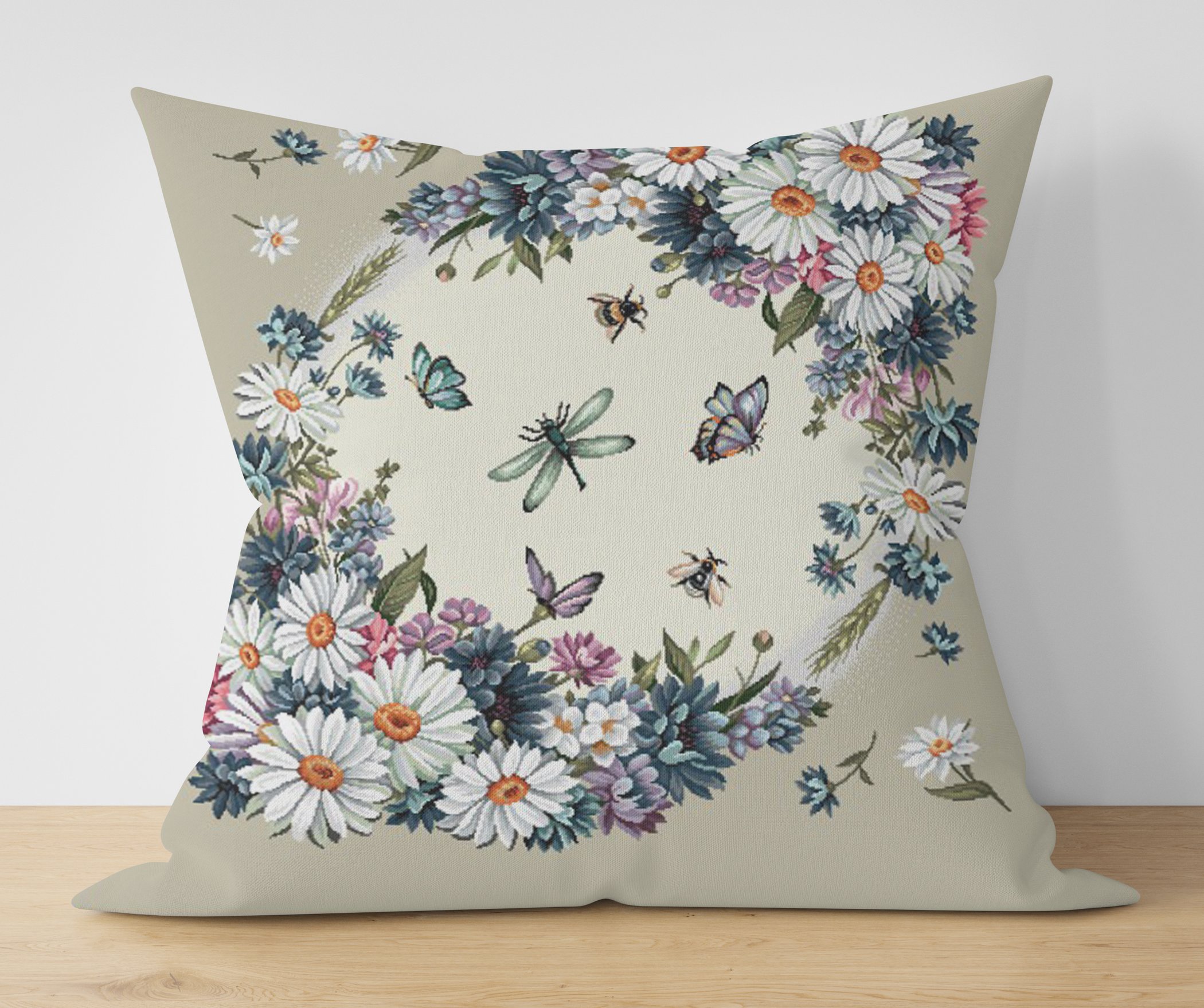 Ptextil - Жакардова декоративна калъфка Маргаритки 45х45 см. Жакардова декоративна калъфка Маргаритки 45х45 см.