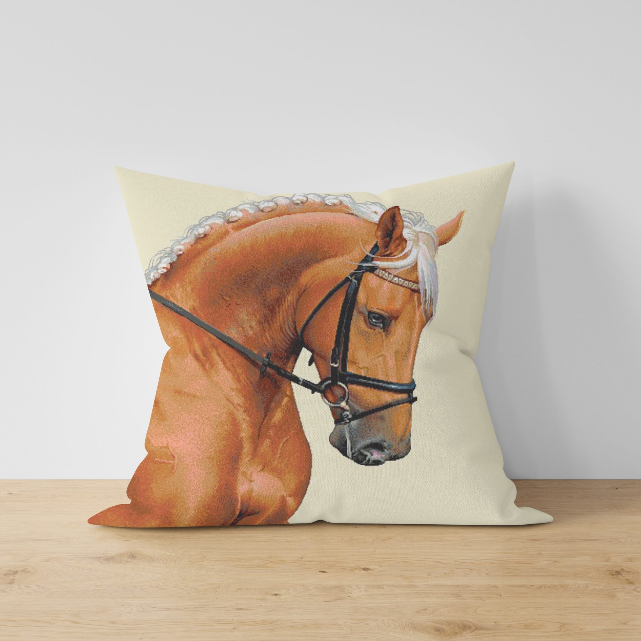 Ptextil - Жакардова декоративна калъфка Величествен кон 45х45 см. Жакардова декоративна калъфка Величествен кон 45х45 см.