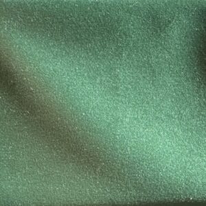 велурена завеса в зелен цвят